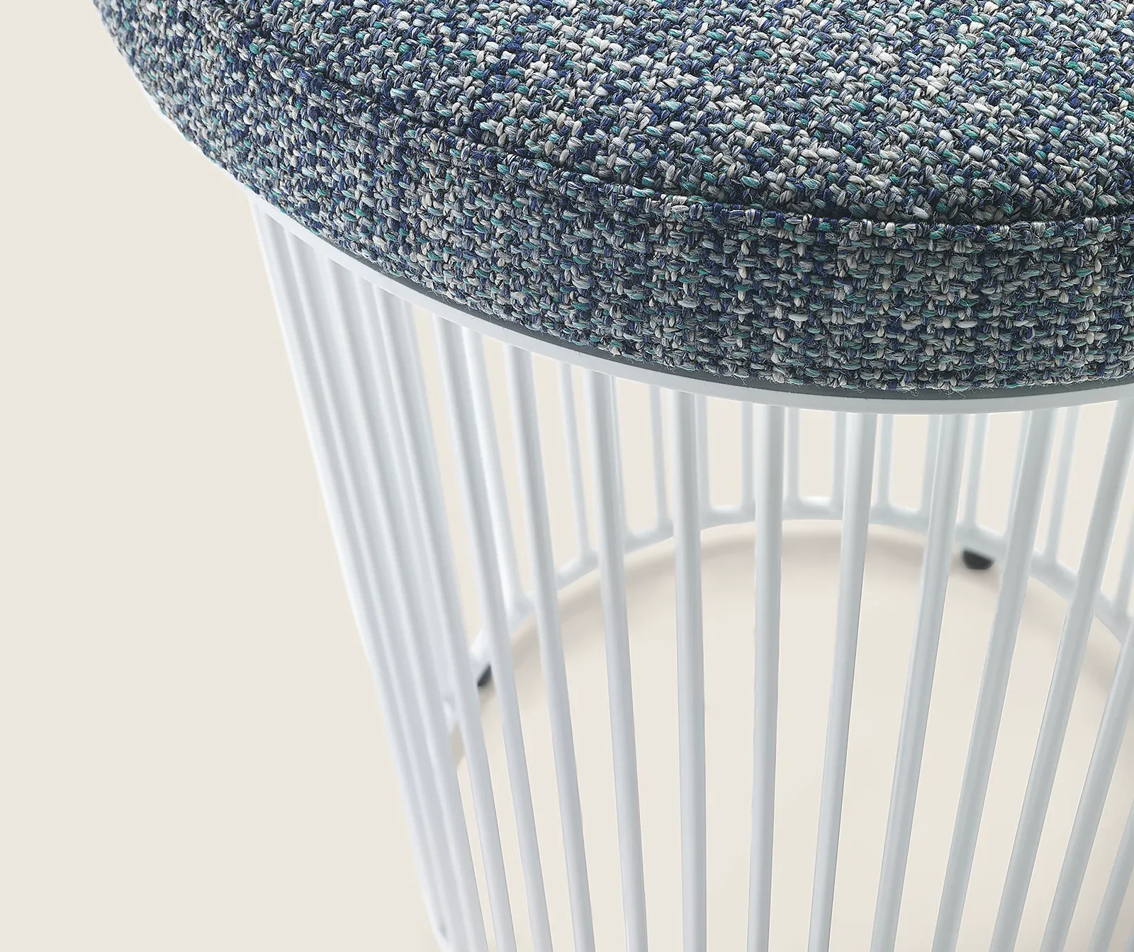 Flexform Berry outdoor ottoman in a garden setting, frame 1