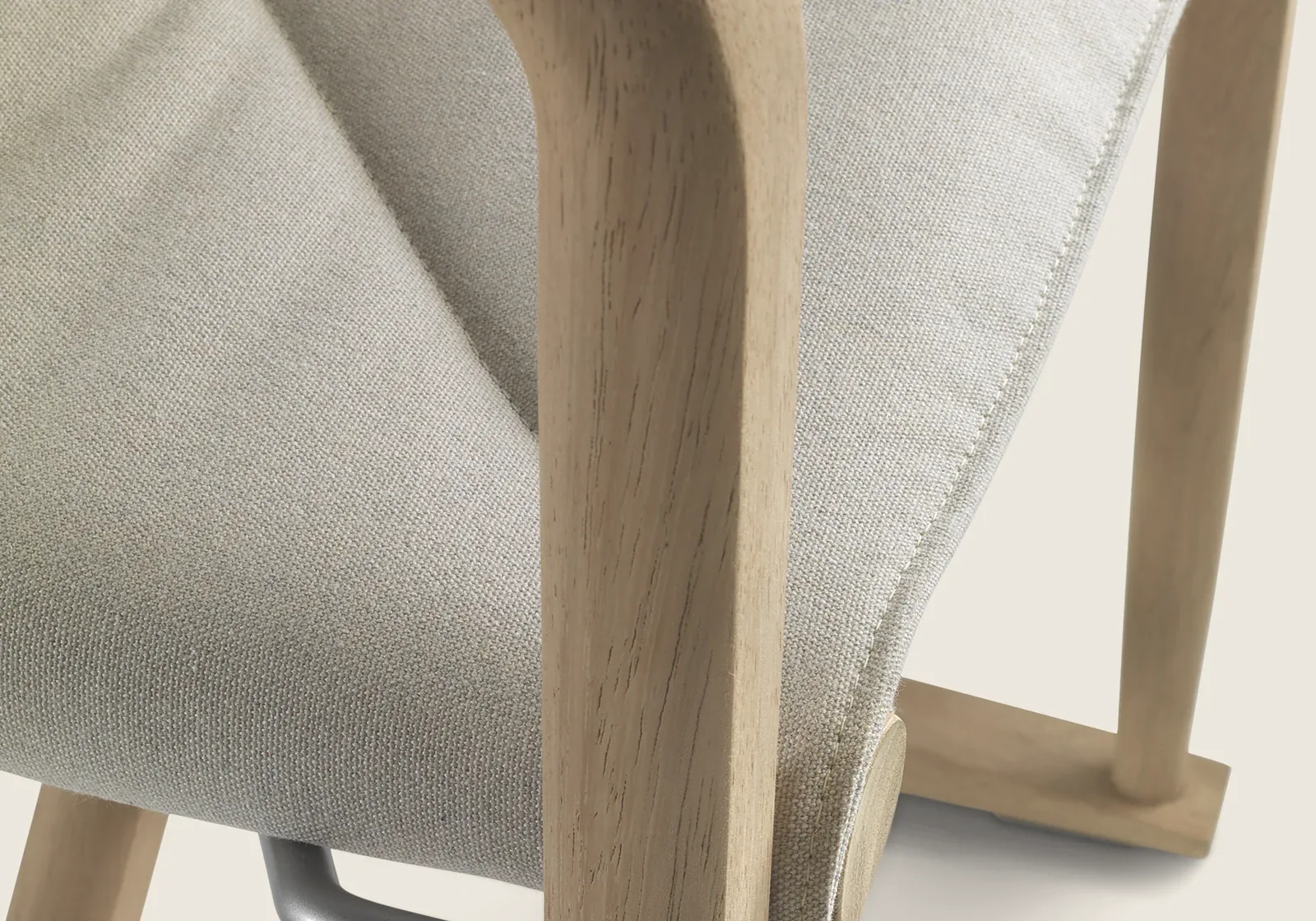 Flexform Luchino outdoor chair in a garden setting, frame 1